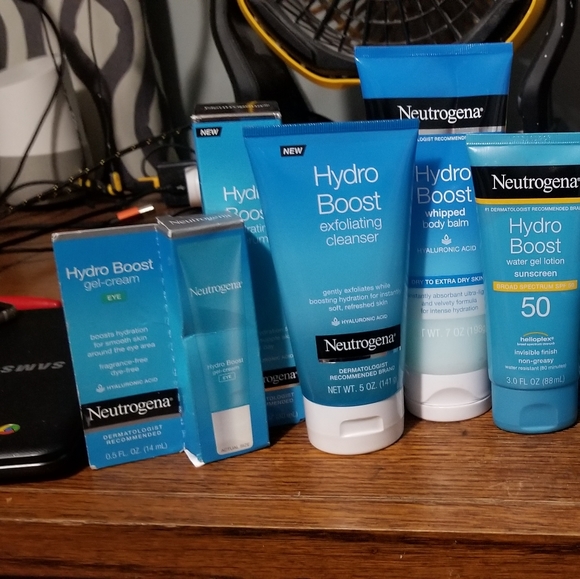 Neutrogena hydro gel skincare 11 piece set all new - Picture 2 of 6